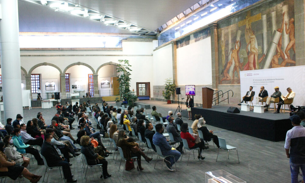 La Biblioteca México celebra 10 años de albergar bibliotecas personales